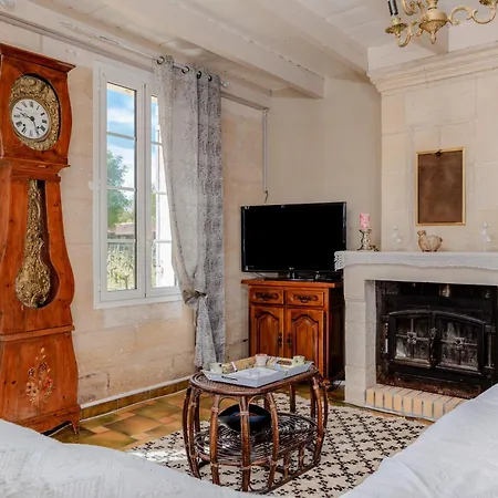 Holiday home Chateau Vieux Mougnac St-emilion Petit-Palais-et-Cornemps